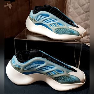 Adidas Yeezy 700v3 Arzareth size 5.5m / 7.5w